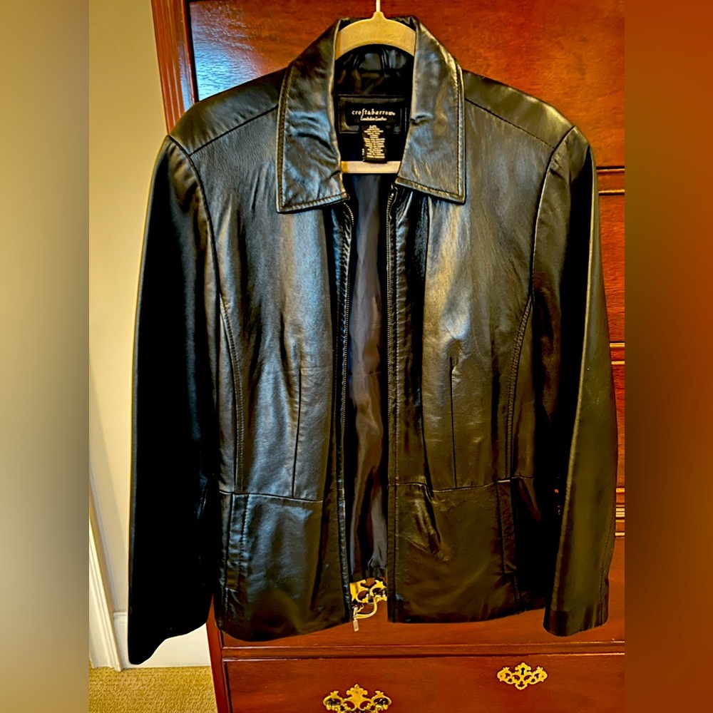 Brand new Croft & Barrow lamb skin leather woman’s jacket! Size L! Zipper front!